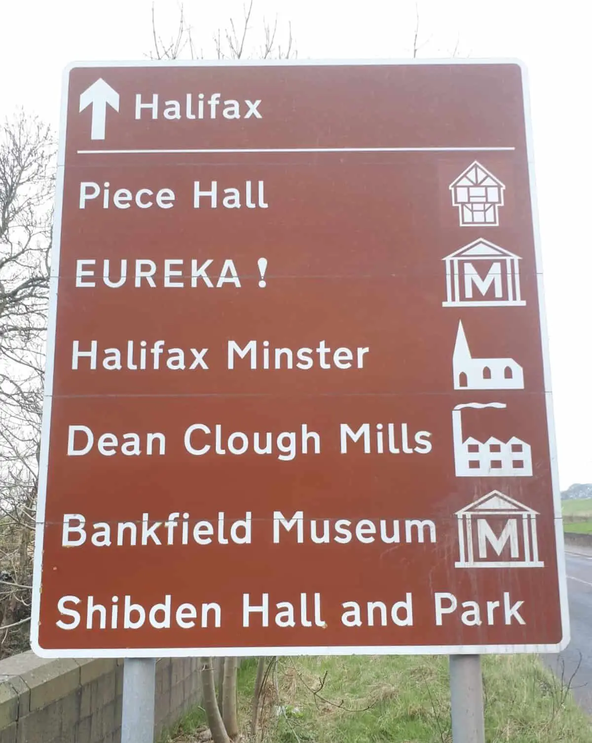 Halifax Visitor Brown Tourist Sign