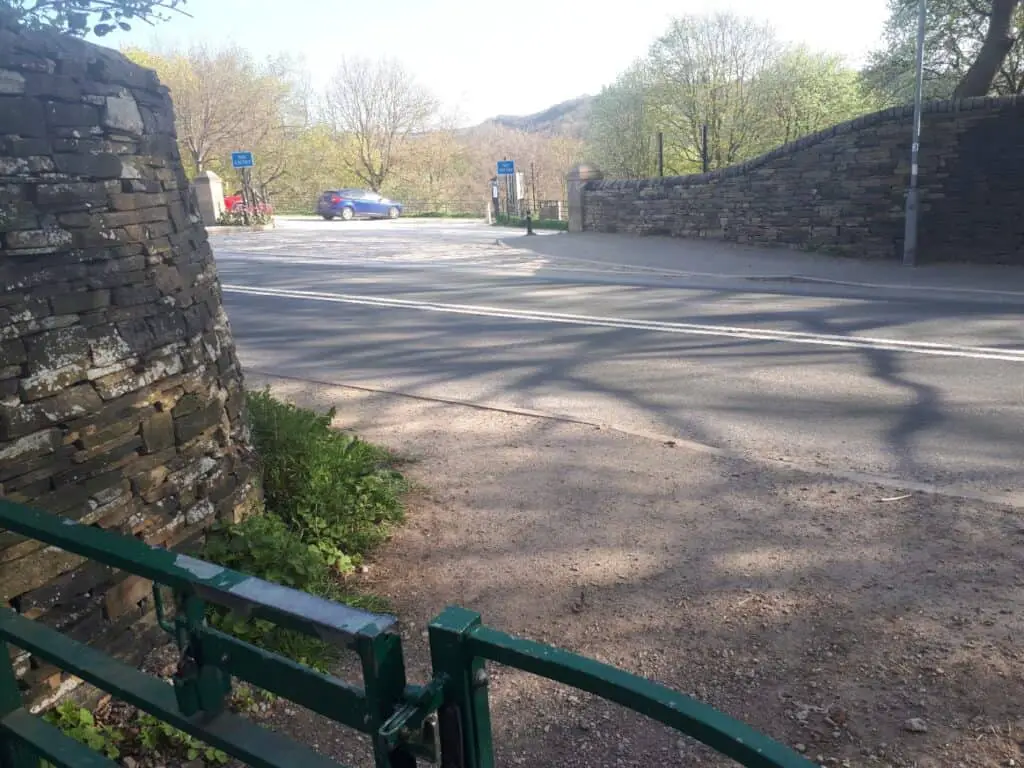The surface entrance to Cunnery Wood and ancient Wakefield Gate (Magna Via) route via Southowram is opposite Shibden Hall's Upper Car Park exit