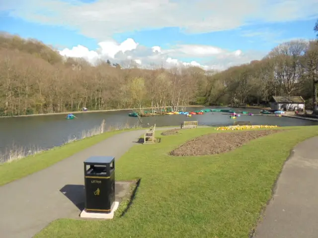 Shibden Park - Hire a rowing boat or pedalo 