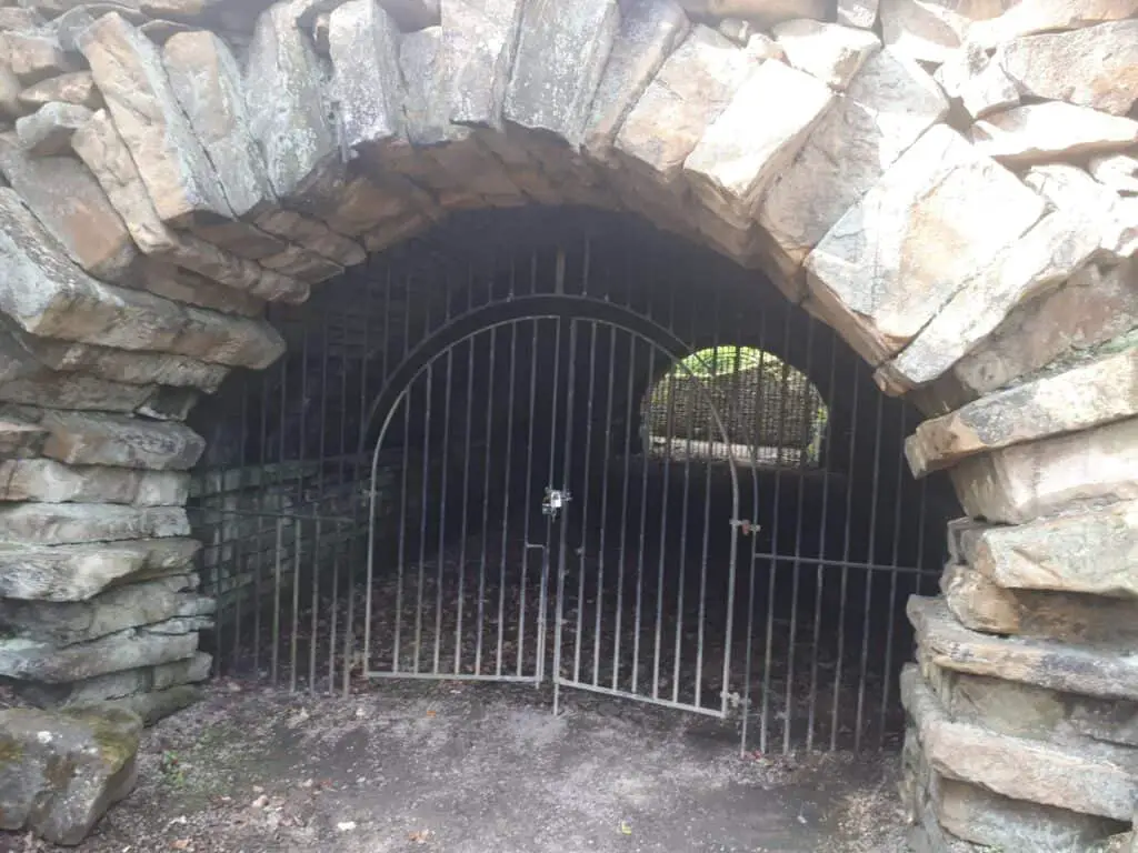 Shibden Hall to Cunnery Wood Tunnel - the Dry Tunnel