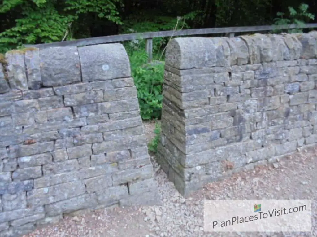 Dry Stone Walls in Yorkshire  - Squeeze Style